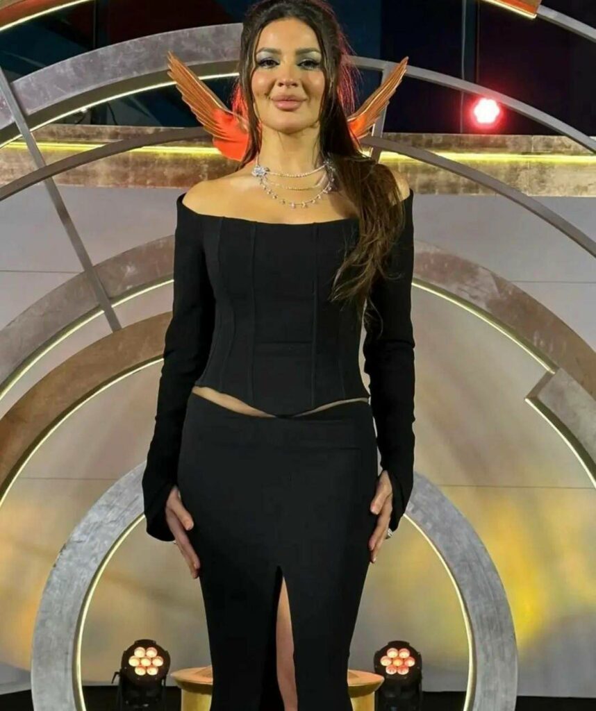 إطلالة نادين نجيم الساحرة في 2023 Joy Awards