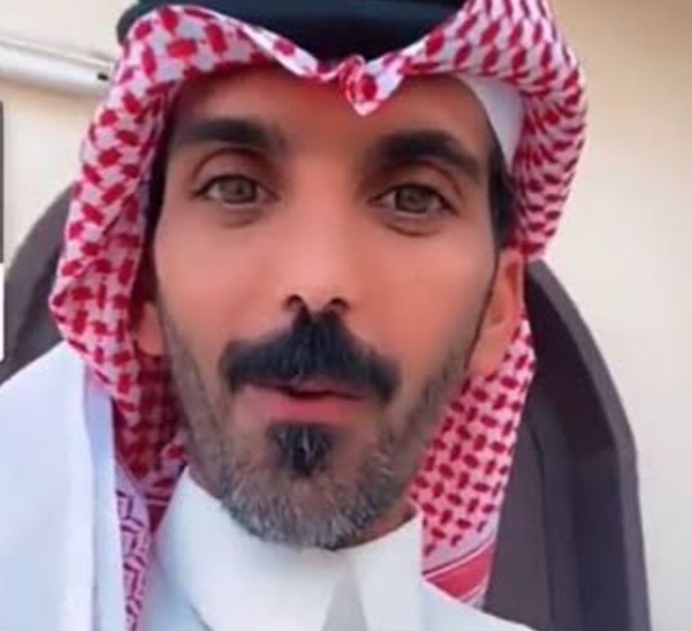 شاهد.. مشهور سناب تركي الذيابي يثير الجدل ويصف البدو بالخوافين