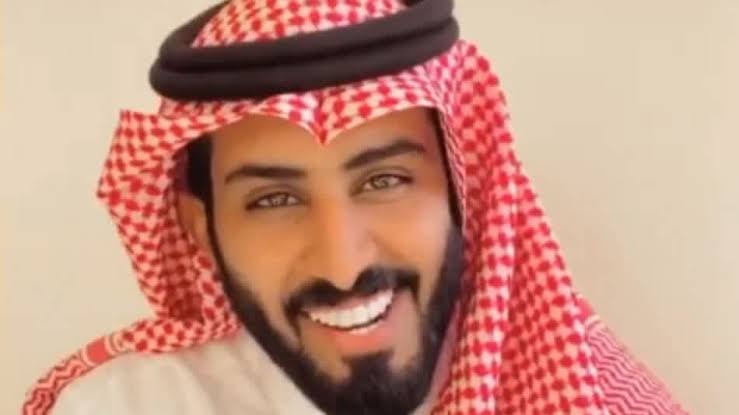 شاهد عبدالرحمن المطيري يضع جهاز الأكسجين على وجهه ويقلق متابعيه على وضعه الصحي.. ويوجه طلبا لجمهوره