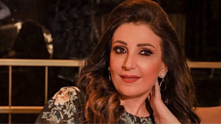 شاهد أحدث ظهور للفنانة وفاء موصلي في مطعم بالرياض