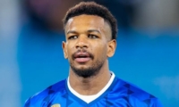 شاهد لاعب الهلال علي البليهي يبحث عن فتاة في المدرجات.. والكشف عن السبب