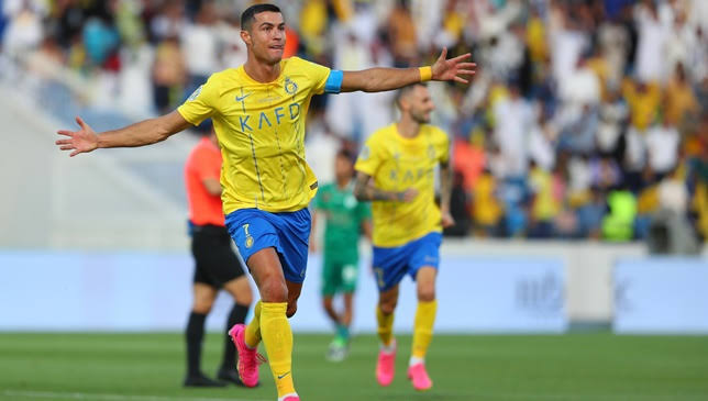 بالتزامن مع اليوم الوطني.. شاهد رونالدو يؤدي العرضة احتفالا بفوز النصر على الأهلي