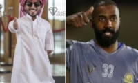 وليد عبدالله يحمل مشهور سناب “الربع” حتى يلعب معهم البلوت.. شاهد ردة فعل الأخير