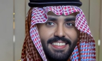 شاهد عبدالله الودعاني يفاجئ المتابعين وينشر صورة له ولأخواته قبل عمليات تجميل الأنف