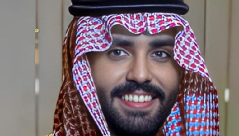 شاهد عبدالله الودعاني يفاجئ المتابعين وينشر صورة له ولأخواته قبل عمليات تجميل الأنف