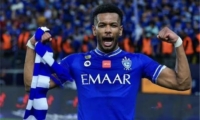 شاهد لاعب الهلال علي البليهي يثير الجدل بطريقة احتفاله أمام الفيحاء