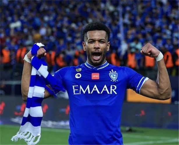 شاهد لاعب الهلال علي البليهي يثير الجدل بطريقة احتفاله أمام الفيحاء