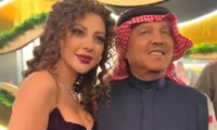 شاهد تبادل القبلات بين ” محمد عبده” و”مريام فارس” في حفل جوائز “JoyAwards” بالرياض